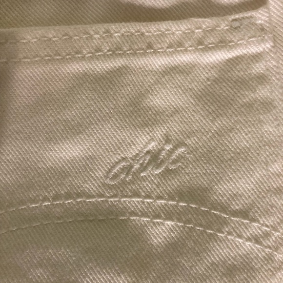 Vintage Chic jean shorts - Picture 11 of 14